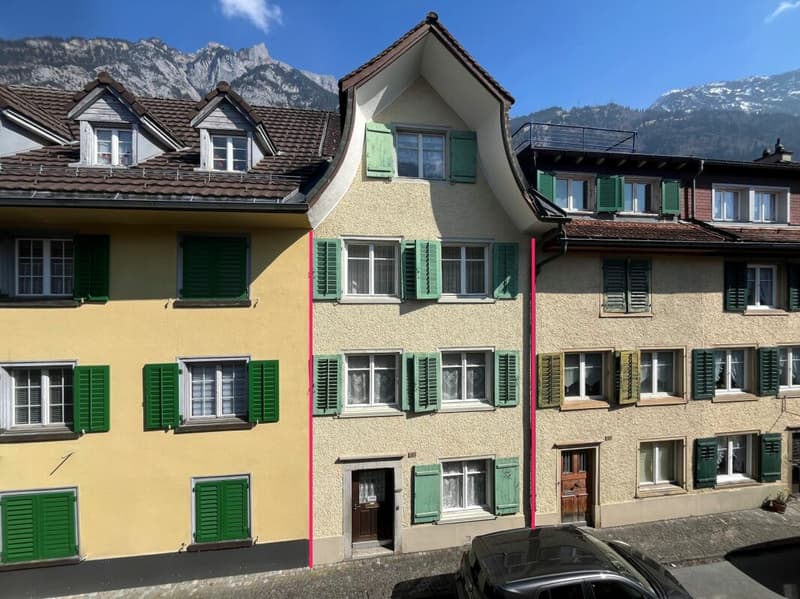 Charming row house with 6 rooms (1)