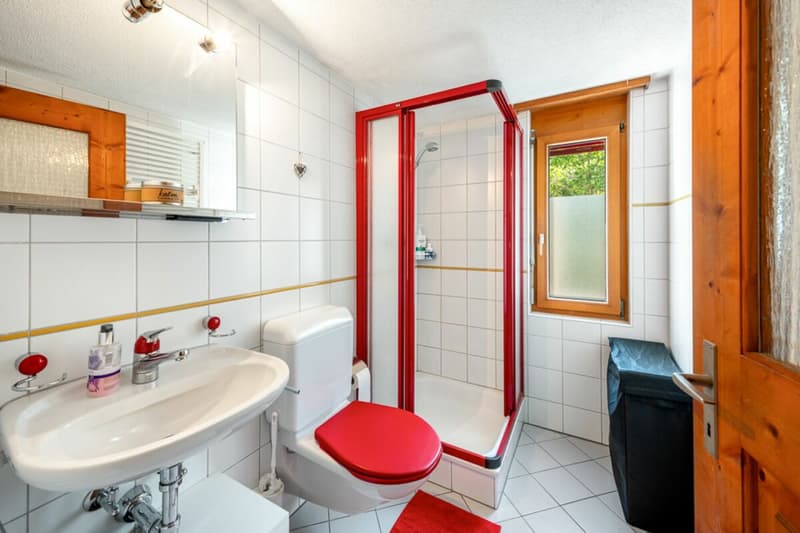 Attraktives 6.5 Zi.- Reiheneinfamilienhaus zum mieten in Ennenda bei Glarus (9)
