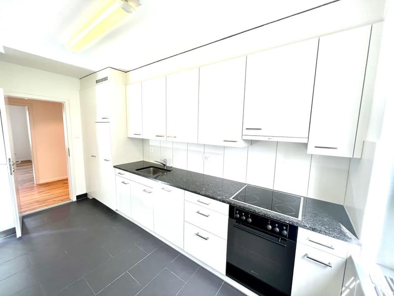 Gehobene 4.5-Zimmer-Wohnung mit Balkon und schöner Aussicht in Bellach (4)