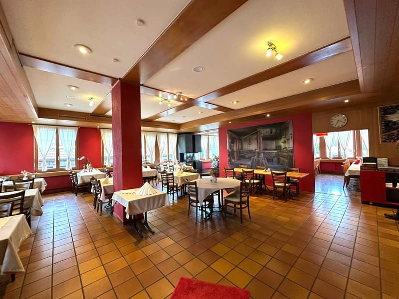 Charming restaurant with terrace and new kitchen (3)