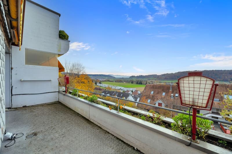 Sunny, central, and with a lot of charm and incredible views (9)