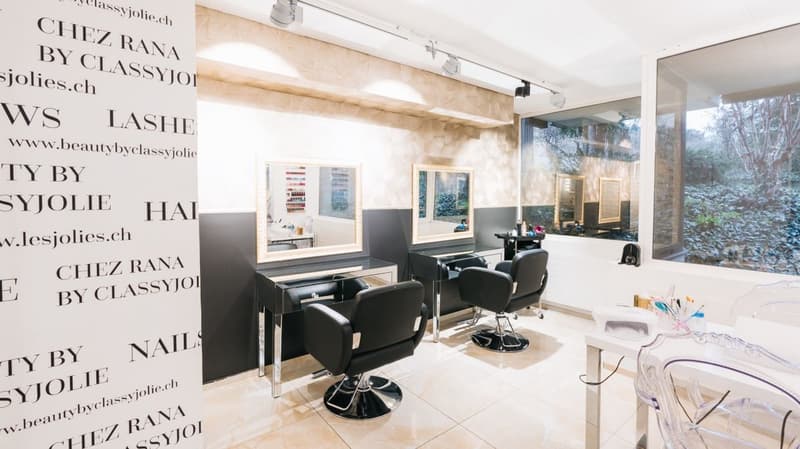 Salone di bellezza esclusivo con diverse offerte (4)