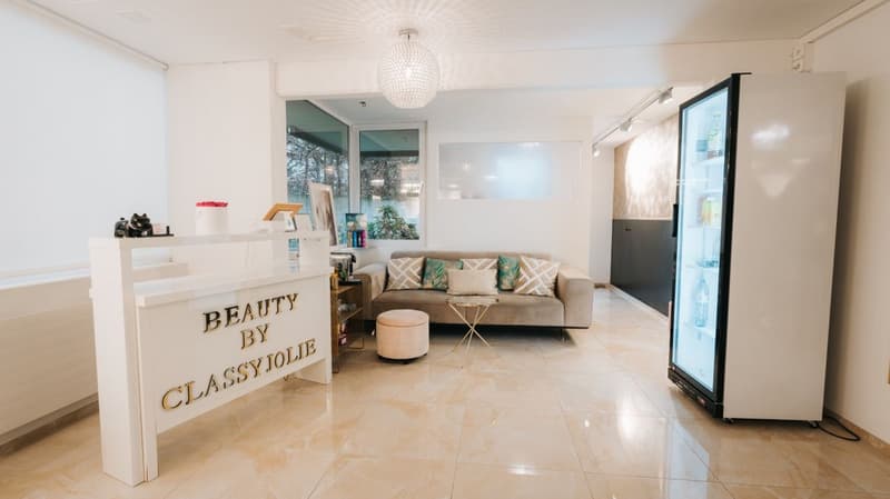 Salone di bellezza esclusivo con diverse offerte (2)