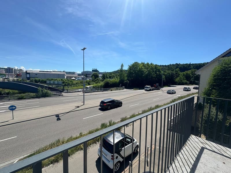 Espace de pratique, de bureau ou d'atelier lumineux dans un excellent emplacement à Dietikon (7)