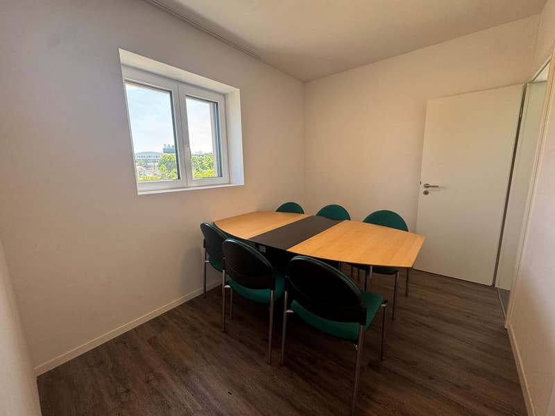 Espace de pratique, de bureau ou d'atelier lumineux dans un excellent emplacement à Dietikon (4)