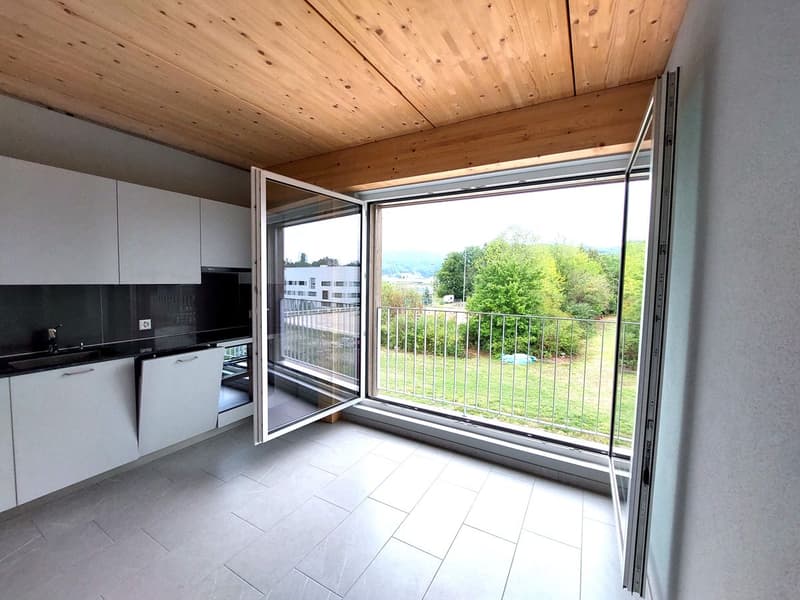 Architectural Highlight: 5.5-Room Office/Practice Space with Plenty of Light & Style (4)