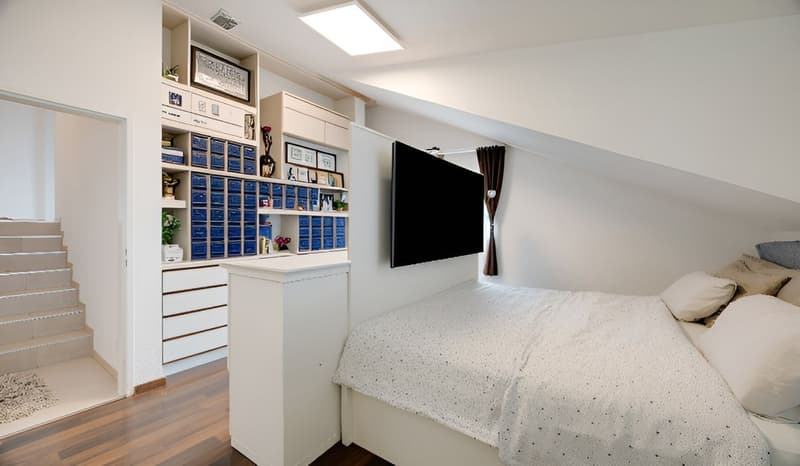 Rarity in prime location with pool, winter garden, and grill lounge freshly renovated (9)