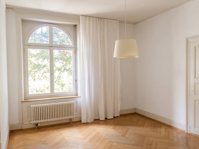 CENTRALLY LOCATED OFFICE WITH 2 ROOMS AND A LOT OF CHARM (1)
