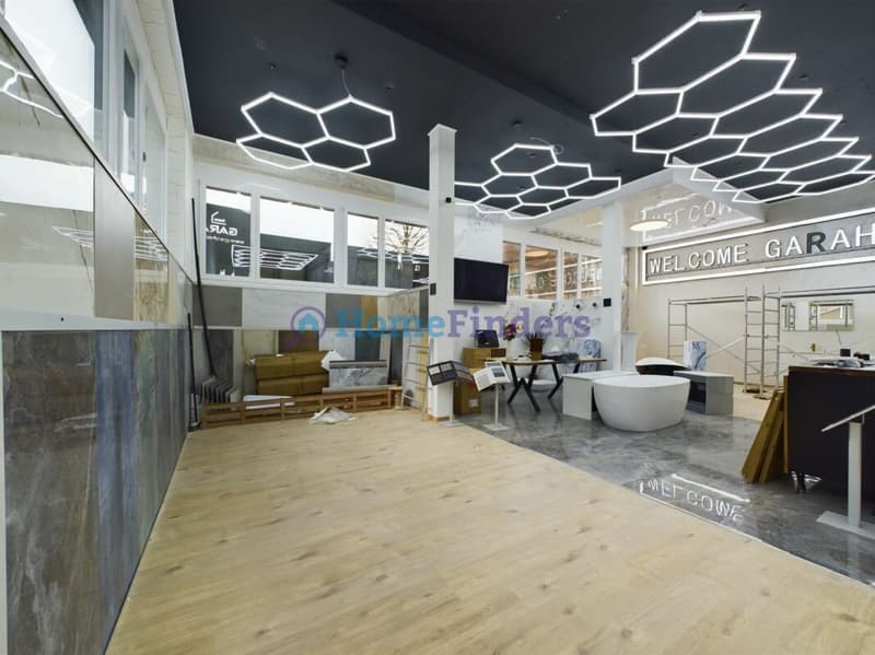 MODERN AND SPACIOUS - YOUR NEW COMPANY LOCATION! (5)