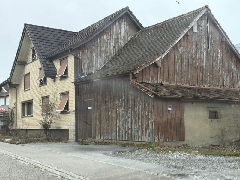 Emplacement attractif avec potentiel de développement dans un emplacement central (2)