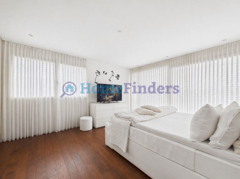 BRIGHT AND AIRY UNIQUE PROPERTY WITH SUNNY TERRACE! Copy (9)