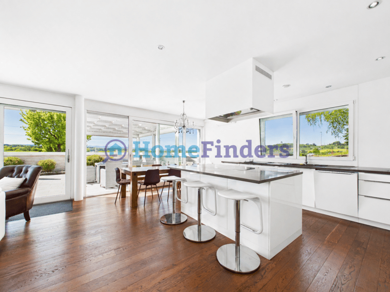 BRIGHT AND AIRY UNIQUE PROPERTY WITH SUNNY TERRACE! Copy (6)
