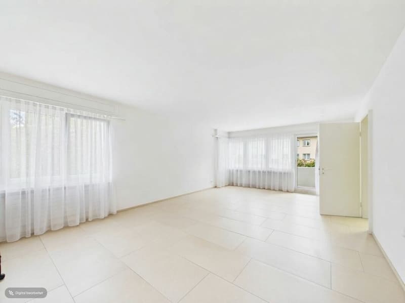 RUHIG UND HELL MIT BALKON UND GARAGE (2)