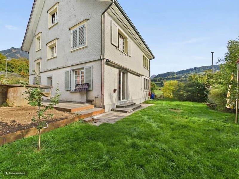 EIN ZUHAUSE MIT GESCHICHTE, CHARME UND VIEL PLATZ (2)