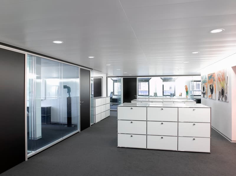 Modern office space with terrace and unique city view (3)