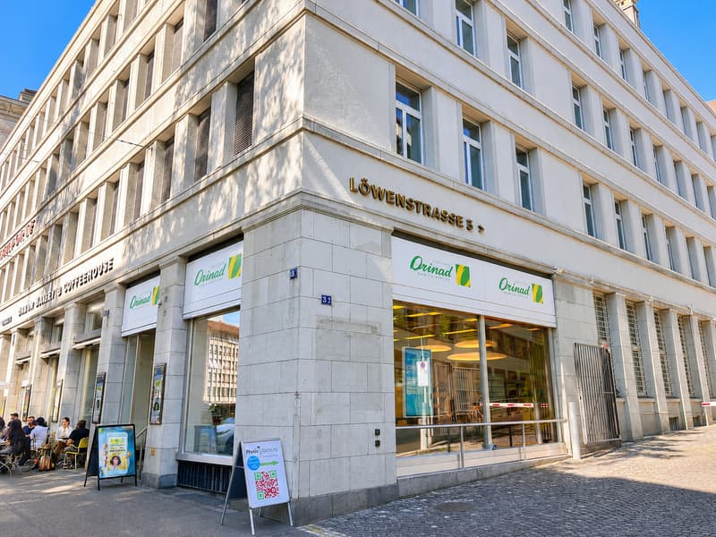 Retail space directly on Löwenstrasse (1)