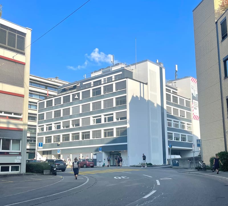 Ausgebaute und gekühlte Bürofläche im aufstrebenden Binz-Quartier! (1)