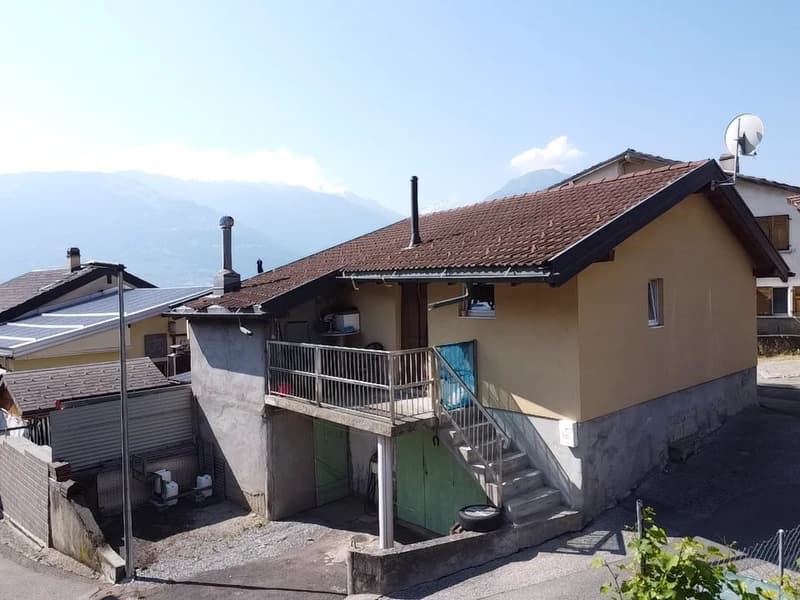 Village house in Sensine with rental apartment! (2)