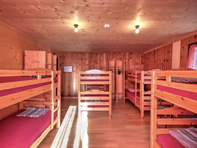 Holiday Chalet for Groups - High Yield (6)