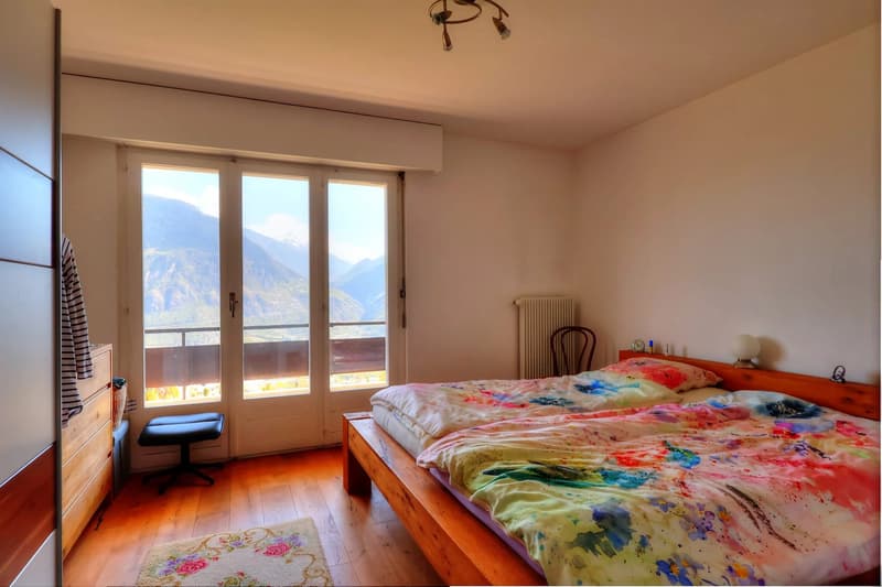 Geräumige 4.5-Zimmer-Familienwohnung mit Panoramablick (6)