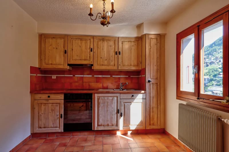 Opportunity | Restaurant establishment with adjacent apartment (12)