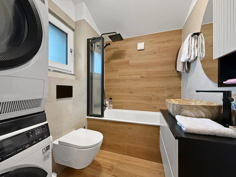 Aproz | Ökologie, modernes Design und Komfort für diese 3,5-Zimmer-Villa (11)