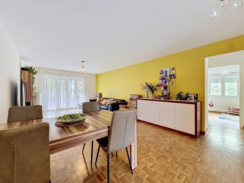 In the heart of Martigny generous 5.5-room apartment (3)