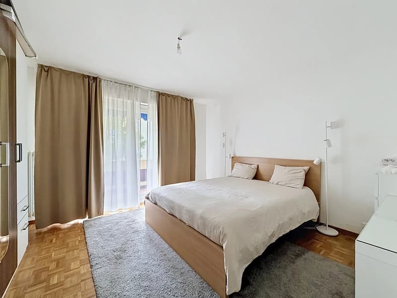 In the heart of Martigny generous 5.5-room apartment (5)