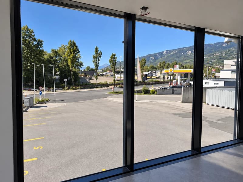 Île Falcon | Surface commerciale spacieuse avec vitrine (8)