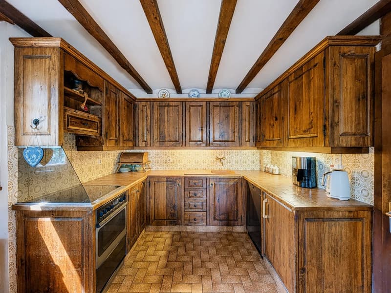 Chalet mit Charme in Arveyes - Seltenes Objekt mit Potenzial (4)