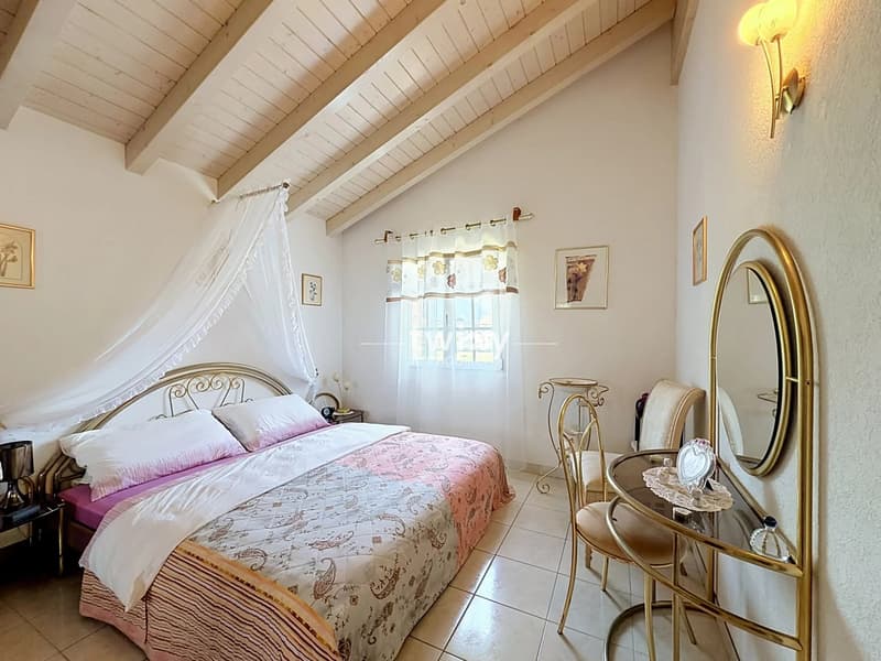 Collombey | Lichtdurchflutete 6.5-Zimmer-Villa (3)