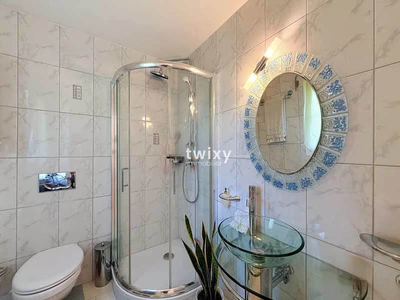 Collombey | Lichtdurchflutete 6.5-Zimmer-Villa (10)