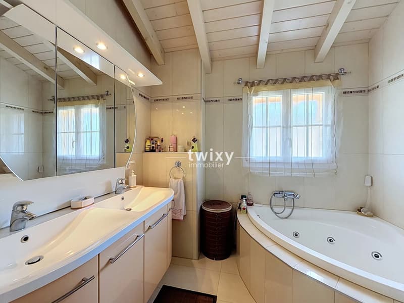 Collombey | Lichtdurchflutete 6.5-Zimmer-Villa (5)