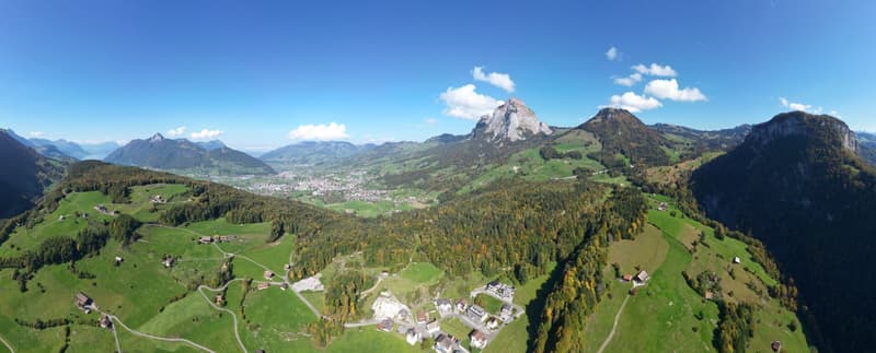 Building land in the middle of nature on a slope with a view (3)
