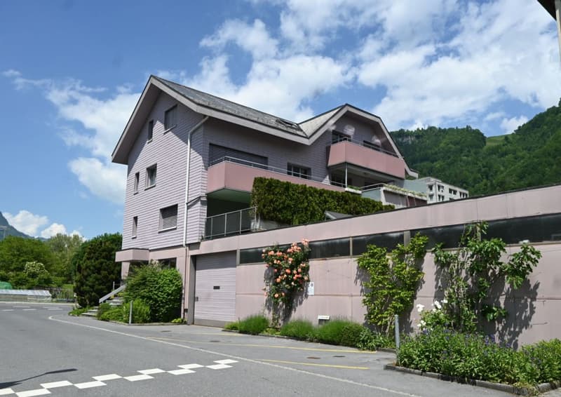Proprietà residenziale e commerciale interessante in una posizione ben collegata (1)