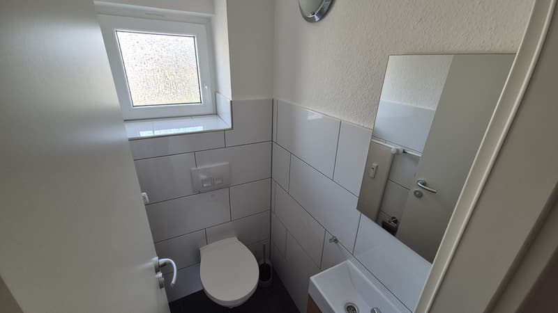 separates WC