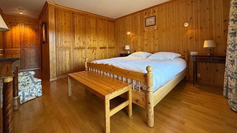 Chambre 1 / Room 1 / Camera da letto 1