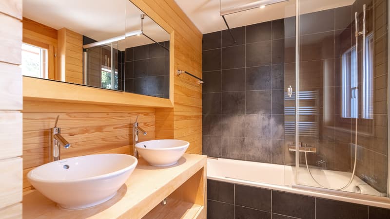 Salle de bain (2) / Bathroom (2) / Bagno (2)