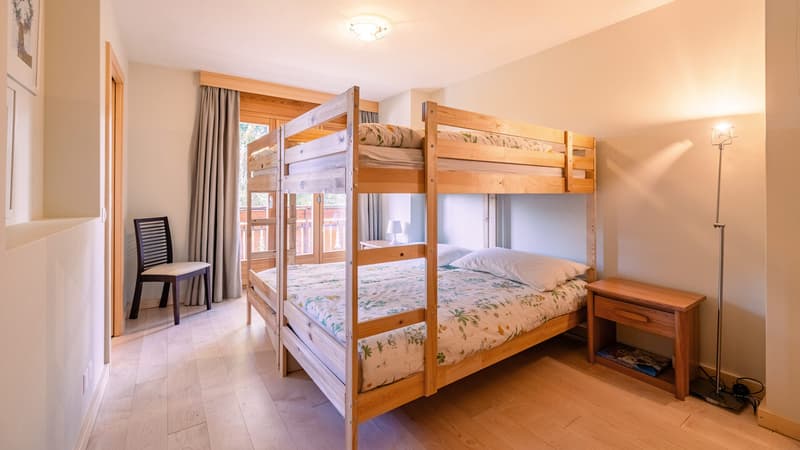 Chambre 1 avec lit à étage / Bedroom 1 with bunk bed / Camera da letto 1 con letto a castello