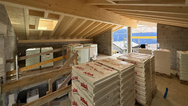 Combles - Chambre parentale (05.06.2026) / Attic - Master bedroom (05.06.2026) / Mansarda - Camera da letto principale (05.06.2026)