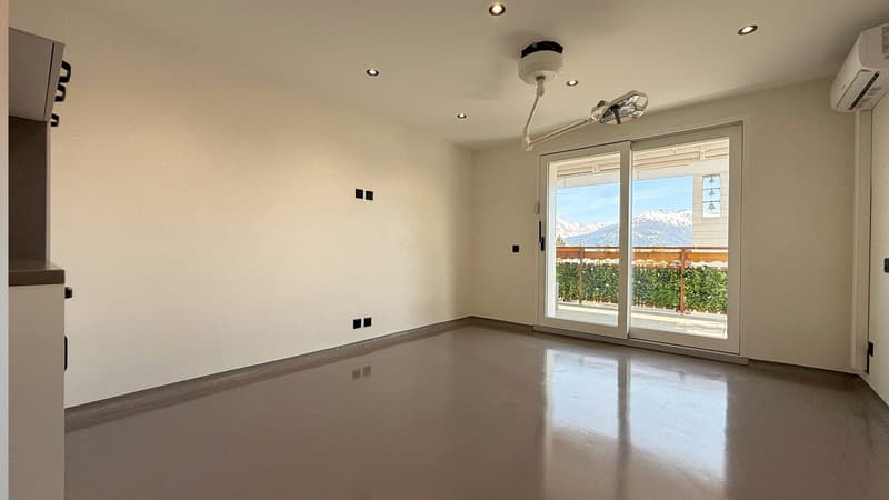 Espace de soin / chambre / bureau 4 / Care area / bedroom / office 4 / Area di cura / camera da letto / ufficio 4