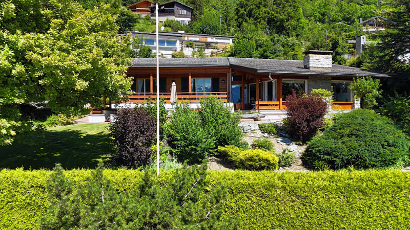 Vue extérieure du chalet / Exterior view of the chalet / Vista esterna dello chalet