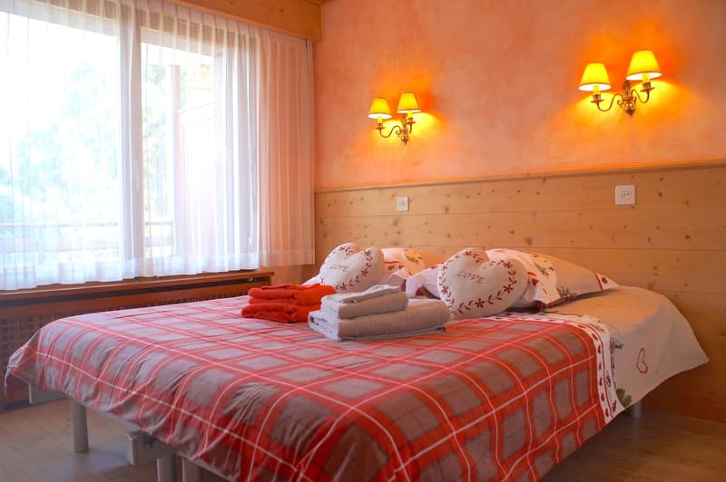 Chambre avec lit double / Room with double bed / Camera da letto con letto matrimoniale