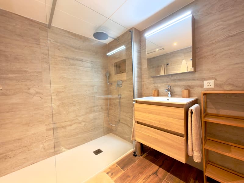 salle de douches / shower room / sala docce