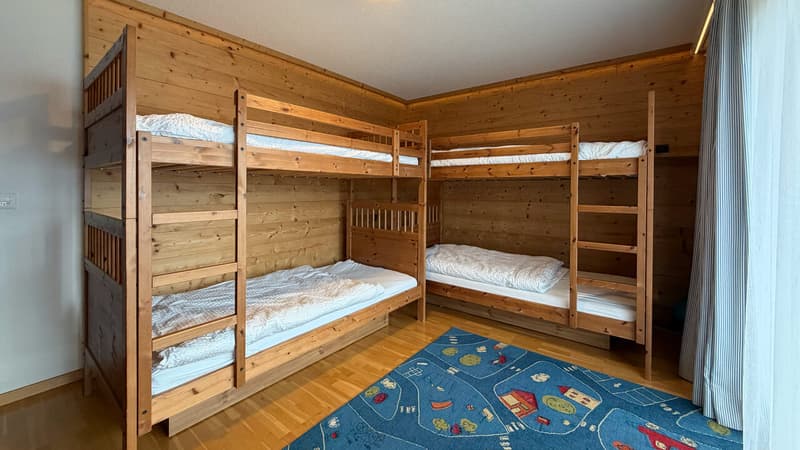 Chambre enfants avec 2 lits superposés / Children's room with 2 bunk beds / Camera dei bambini con 2 letti a castello