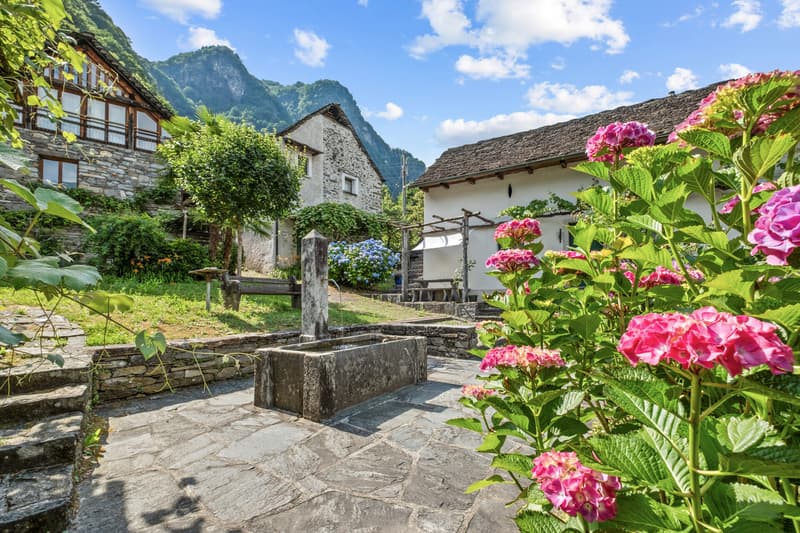 Bild 10 Öffentlicher Brunnen