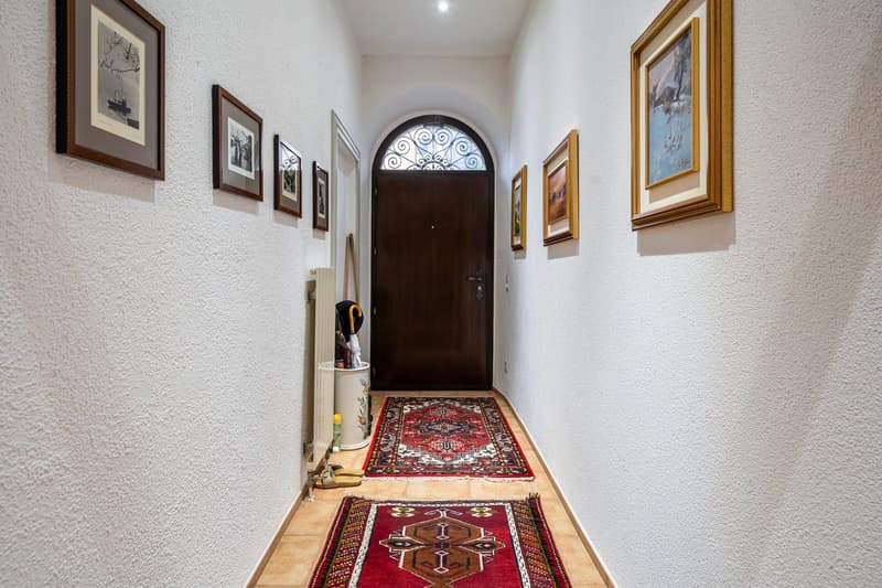 Living in a historic villa in Cadro (2)