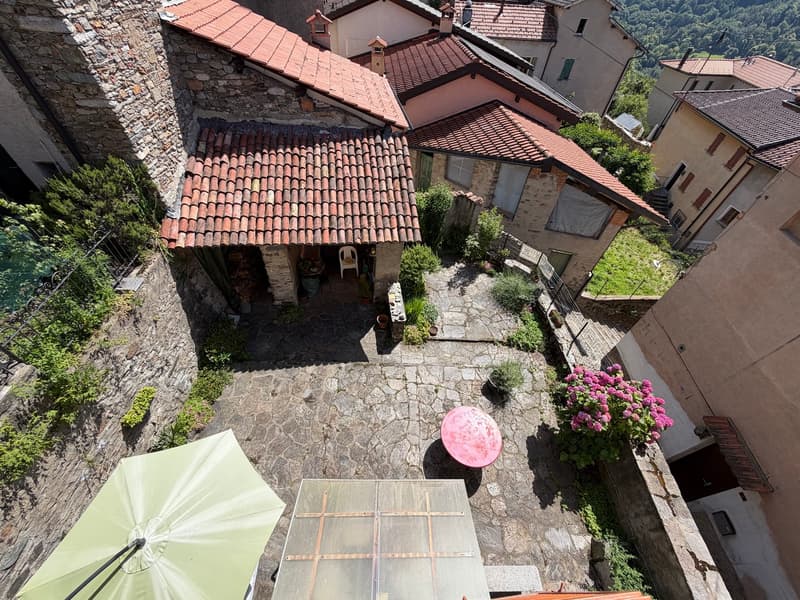 Grande maison au centre 4,5 pièces avec jardin à Breno Alto Malcantone (13)
