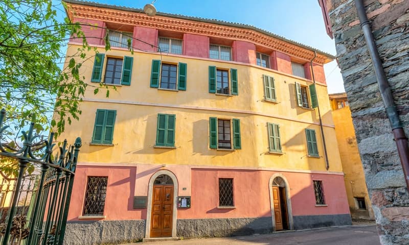 Esclusivo appartamento 5.5 in edificio storico a Lugano Carona (12)