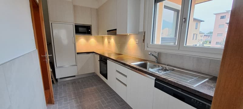Wohnung 4.5 Zimmer in der Nähe von Schulen in Bellinzona (2)